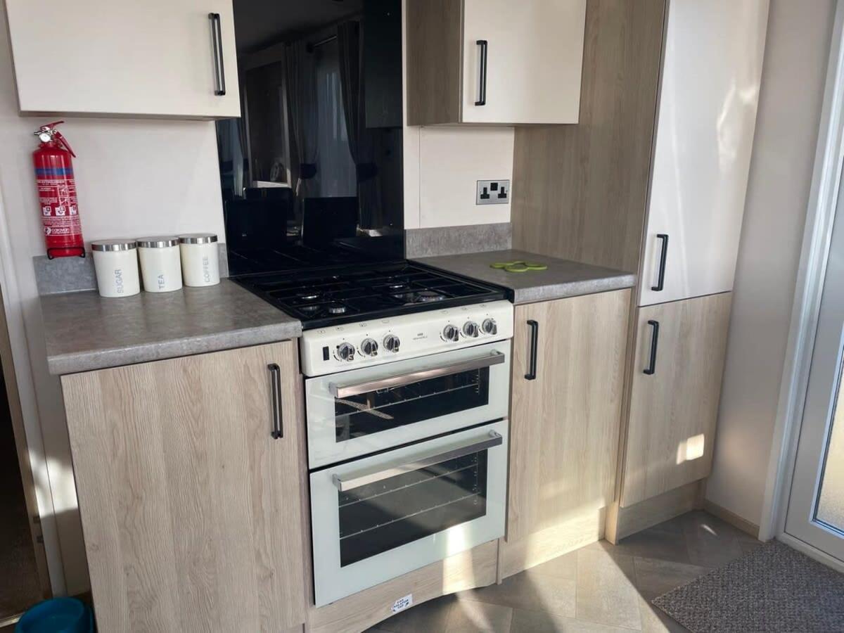 74 Bayside Cove Pevensey Bay Holiday Park Buitenkant foto