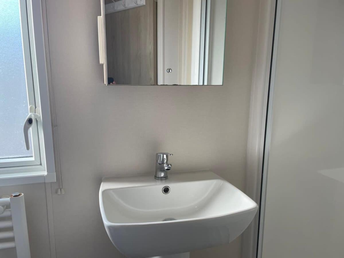 74 Bayside Cove Pevensey Bay Holiday Park Buitenkant foto